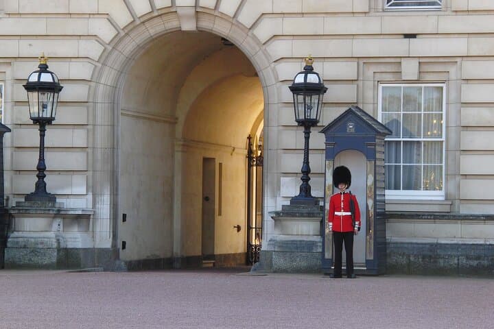 Half-Day Private London Tour with Tower of London Entry — Practical Guide & Highlights photo 4
