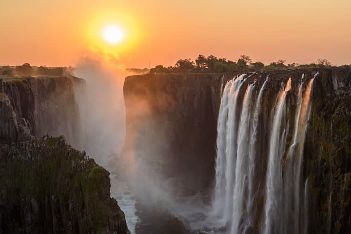 Majestic Victoria Falls: 3-Day Guide to Mosi-oa-Tunya