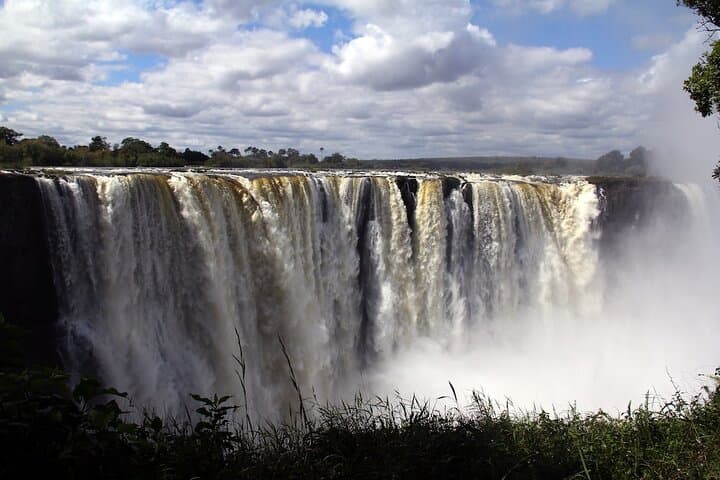 Majestic Victoria Falls: 3-Day Guide to Mosi-oa-Tunya photo 2