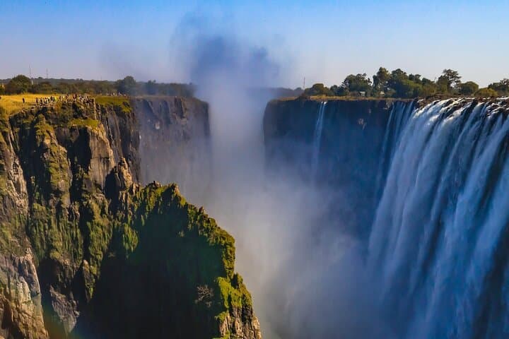 Majestic Victoria Falls: 3-Day Guide to Mosi-oa-Tunya photo 3
