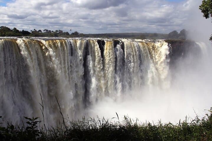 Majestic Victoria Falls: 3-Day Guide to Mosi-oa-Tunya photo 4