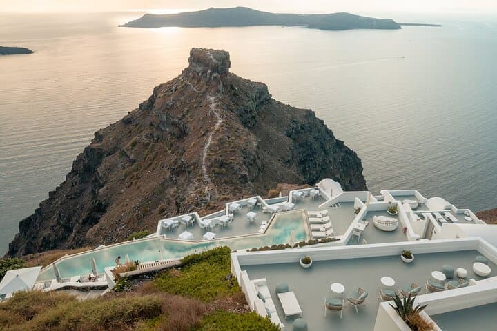 Private Guided Oia Tour: Sunset, Blue Domes & Santorini Caldera Views photo 5