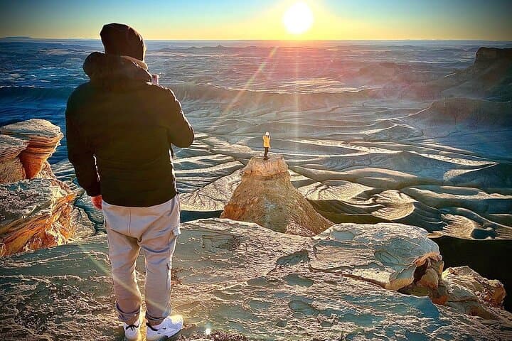 Moonscape Overlook, Factory Butte & Bentonite Hills: Backroad Tour from Torrey photo 2