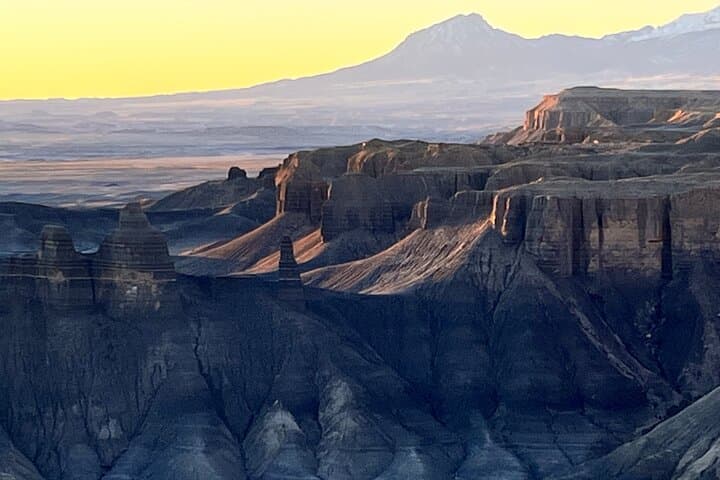 Moonscape Overlook, Factory Butte & Bentonite Hills: Backroad Tour from Torrey photo 5
