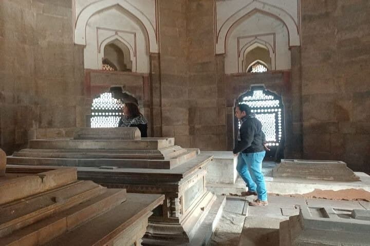 Delhi Sightseeing Tour: Top Monuments, Rickshaws & Street Food Highlights photo 4