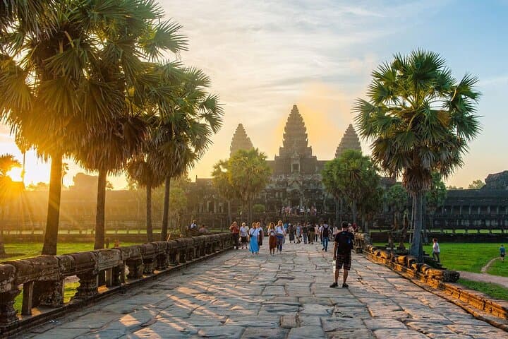 Two-Day Angkor & Kulen Mountain: Temples, 1000 Lingas and Waterfalls