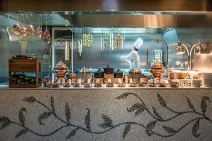 Palazzo Versace Dubai Breakfast & Pool Access — Luxury Morning at Giardino photo 4
