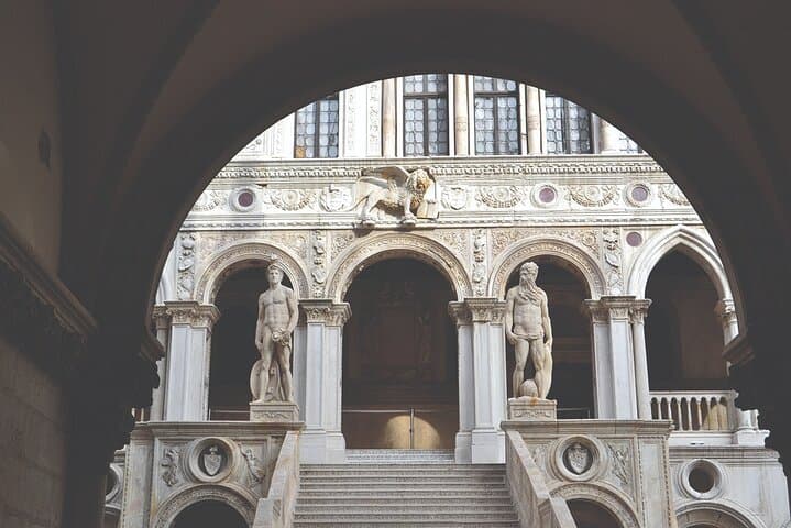 Venice Highlights: Doge's Palace, St. Mark's Basilica & 30-Minute Gondola Ride photo 5