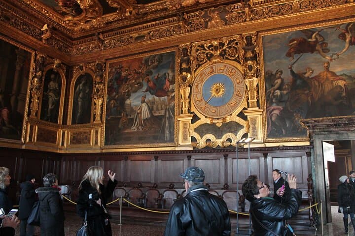 Venice Highlights: Doge's Palace, St. Mark's Basilica & 30-Minute Gondola Ride photo 6