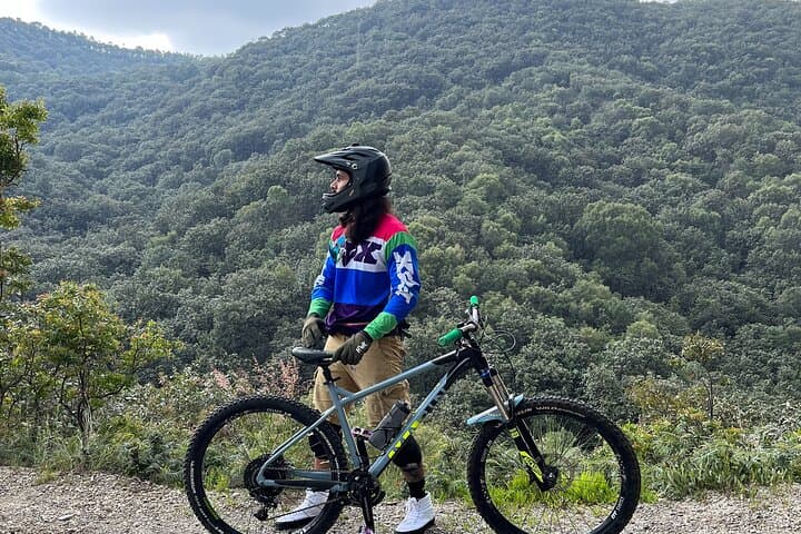 La Primavera Mountain Bike Half-Day: Flow Trails, Rock Gardens & Forest Views photo 4