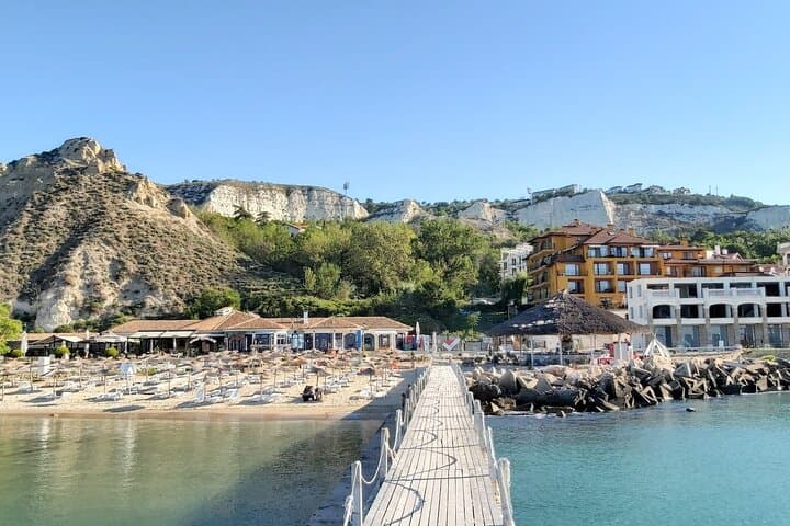 Private Romantic Walking Tour of Balchik: Palace, Botanical Garden & Marina photo 2