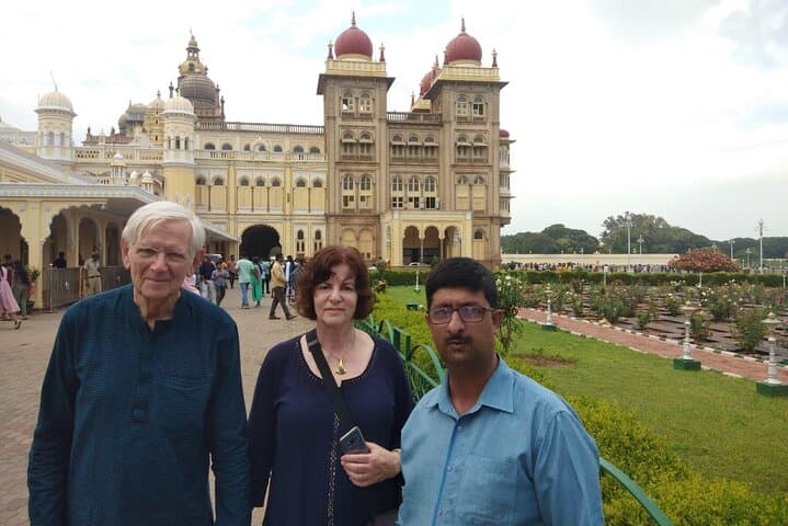 Hubli to Hampi, Belur & Mysore: 6-Day Karnataka Heritage Tour