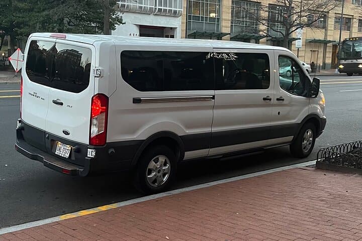 Private Ronald Reagan National Airport Transfer — DC Door-to-Door Ride