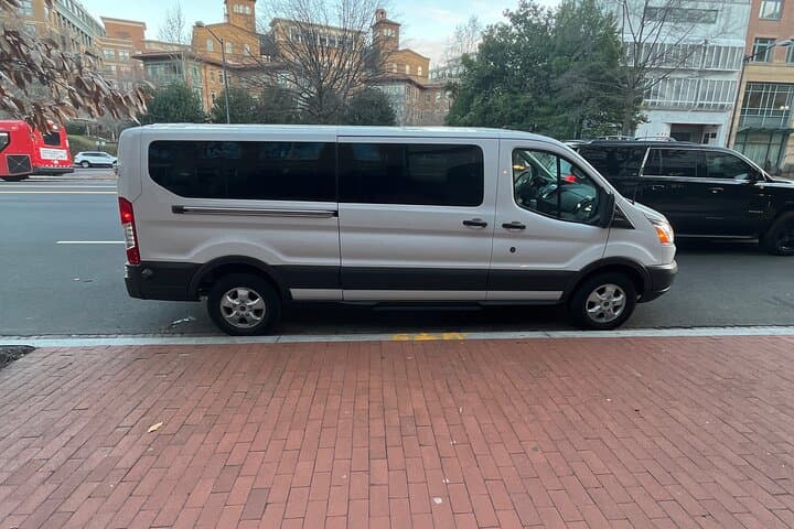 Private Ronald Reagan National Airport Transfer — DC Door-to-Door Ride photo 2