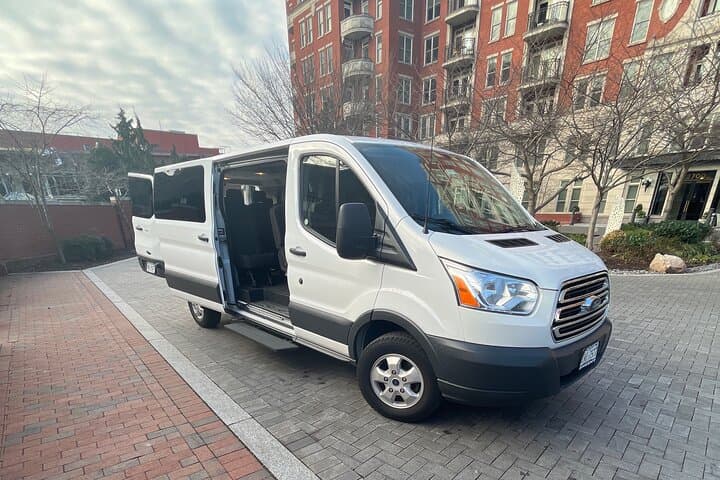 Private Ronald Reagan National Airport Transfer — DC Door-to-Door Ride photo 3
