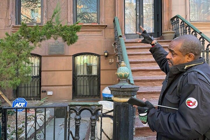 Walking Harlem: Soul, Jazz, and Stories on a 10,000-Step Tour photo 4