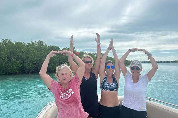 Private Half-Day Charter to Little Water Cay & La Famille Shipwreck — Turks and Caicos photo 4