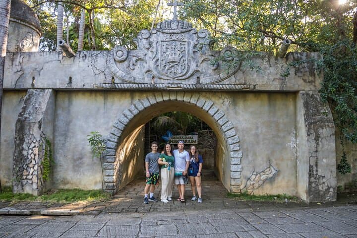 Gumbalimba Park Walking Tour: Macaws, Monkeys & Jungle Bridges in Roatán photo 3