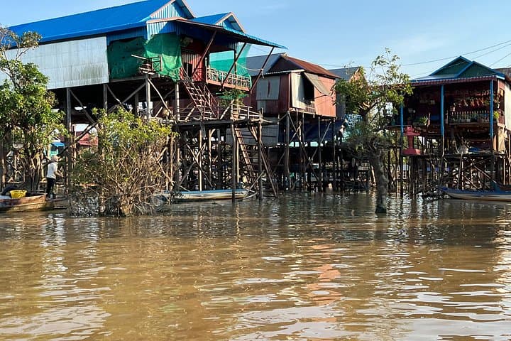 Sunset at Kompong Phluk: Half-Day Tonlé Sap Floating Village Boat Tour photo 3