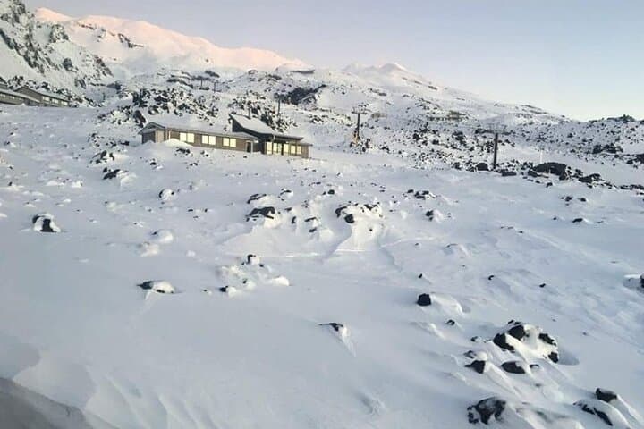 Mt Ruapehu Snow Experience: Day Trip from Auckland for Skiing and Sightseeing