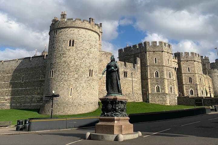 Windsor Castle Half-Day Tour from London by Luxury Coach photo 4