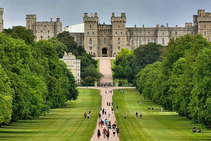 Windsor Castle Half-Day Tour from London by Luxury Coach