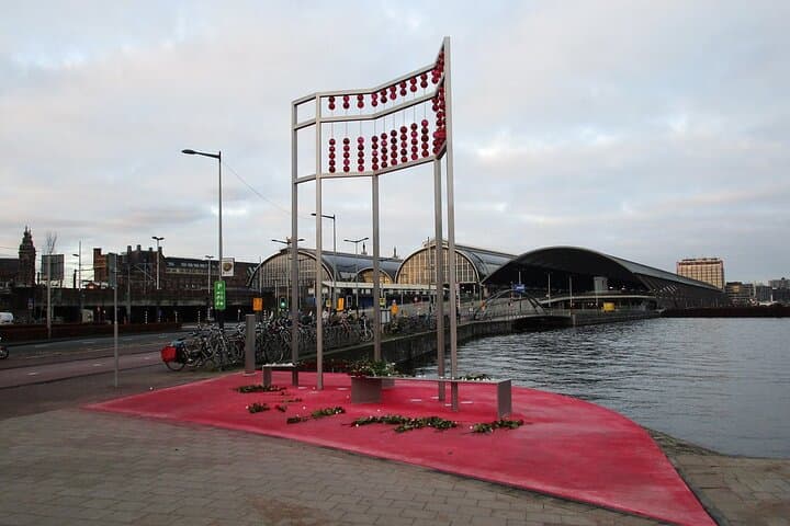 Amsterdam LGBTQ Private Walking Tour: History, Nightlife & Memorials photo 3