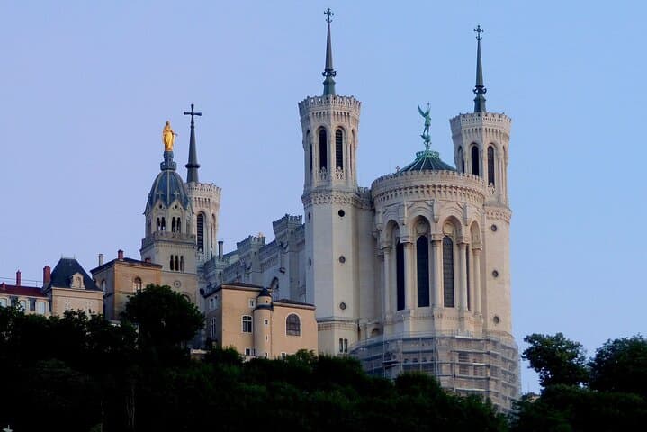 Private Transfer Monaco to Lyon with 2‑Hour Nice Stop — Promenade des Anglais Walk & Local Flavors photo 6
