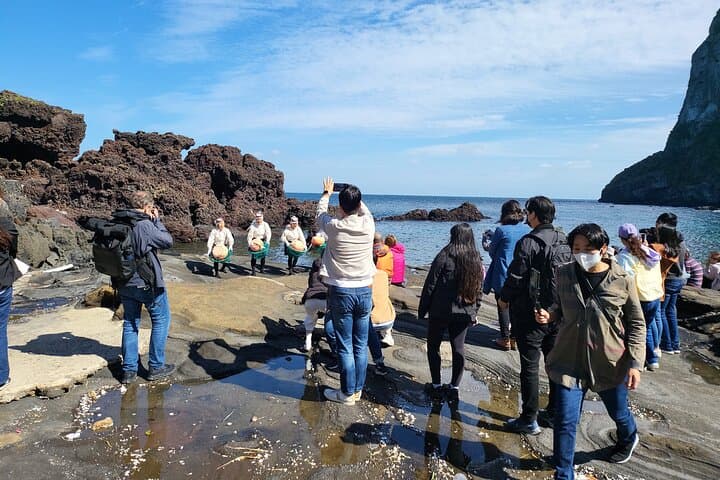 Jeju Sunrise Peak & Haenyeo Cultural Bus Tour: Seongsan, Sangumburi and Seongeup photo 5