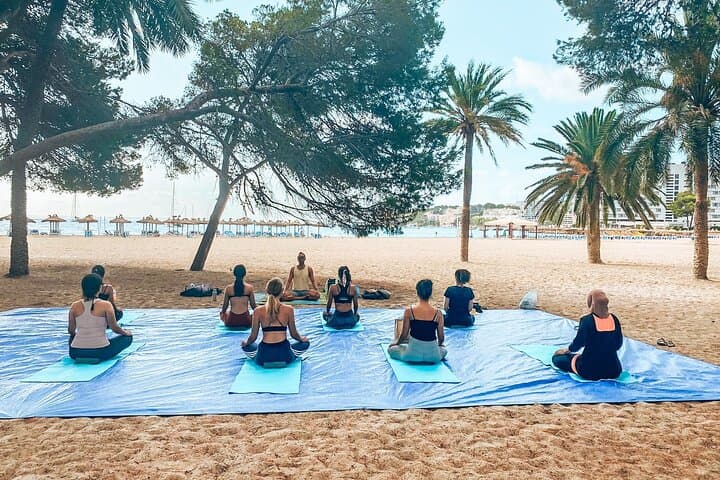 Mallorca Beach Yoga & Brunch — Hatha‑Vinyasa Mornings at Il Chiringo