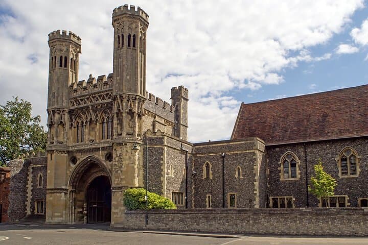 Private Kent Day Tour: Canterbury Cathedral, Hever Castle, Dover Castle & White Cliffs photo 5