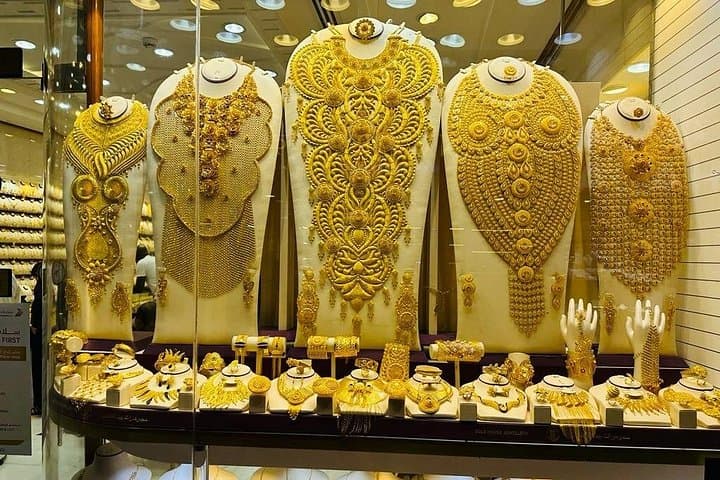 Dubai Old Town & Creek Abra Ride: Gold, Spice and Textile Souks Walking Tour photo 3
