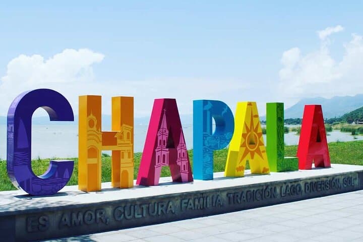 Private One-Day Tour in Chapala and Ajijic: Rancho, Malecon & Ajijic Pueblo Mágico