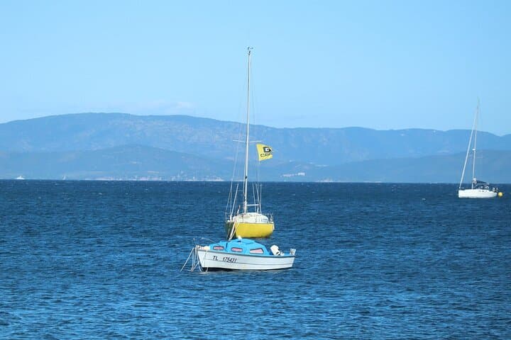 Private Transfer Lyon to Toulon with 2-Hour Marseille Old Port Stop photo 3