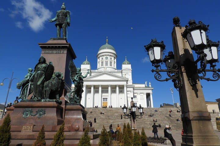 Free Tip-Based Walking Tour of Helsinki | Red Umbrella 2025 photo 4