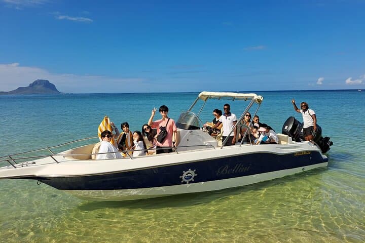 Full-Day Dolphins Encounter to Ile aux Benitiers & Crystal Rock — Speedboat Trip in Mauritius photo 1