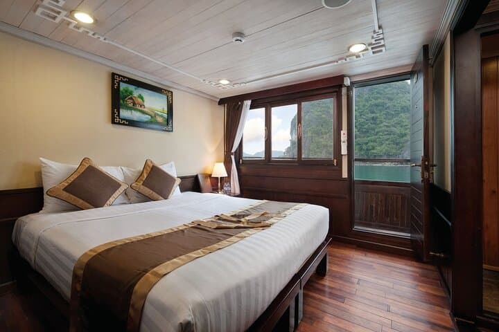Halong Bay Overnight Cruise: Kayak, Cave, Swim & Sunset on Tuan Chau photo 3