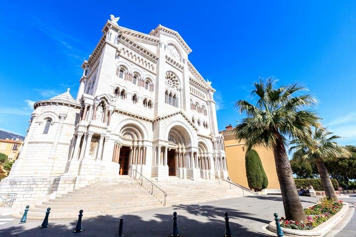 Monaco-Ville Private Walking Tour: Oceanographic Museum to Exotic Gardens photo 2