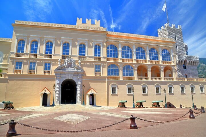 Monaco-Ville Private Walking Tour: Oceanographic Museum to Exotic Gardens photo 4