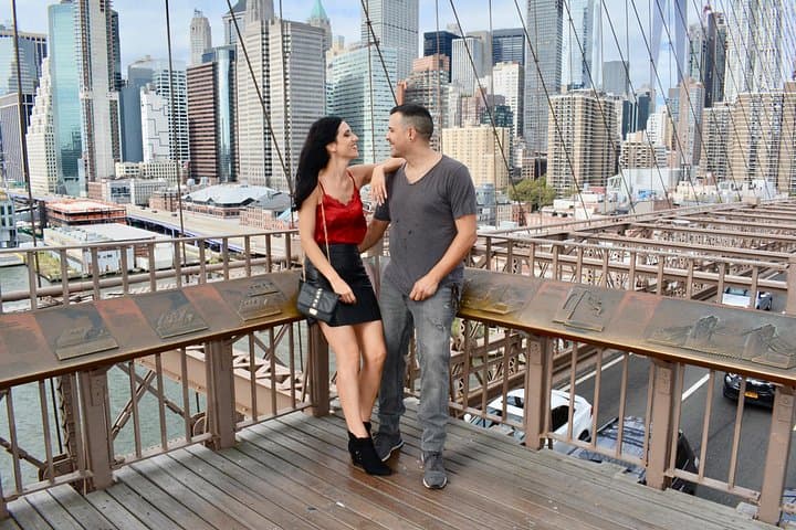 Private Brooklyn Bridge & DUMBO Photo Shoot with Pro Photographer — NYC Portrait Session