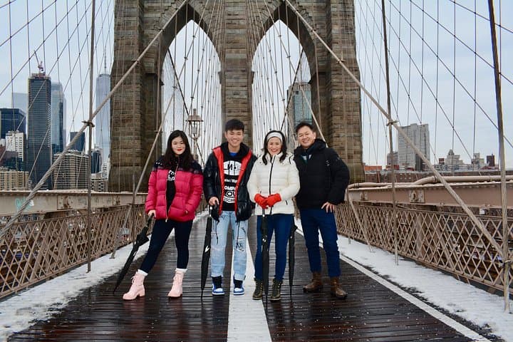 Private Brooklyn Bridge & DUMBO Photo Shoot with Pro Photographer — NYC Portrait Session photo 2