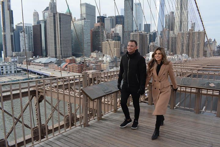 Private Brooklyn Bridge & DUMBO Photo Shoot with Pro Photographer — NYC Portrait Session photo 4