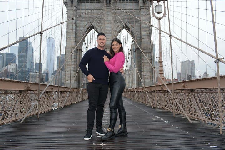 Private Brooklyn Bridge & DUMBO Photo Shoot with Pro Photographer — NYC Portrait Session photo 5
