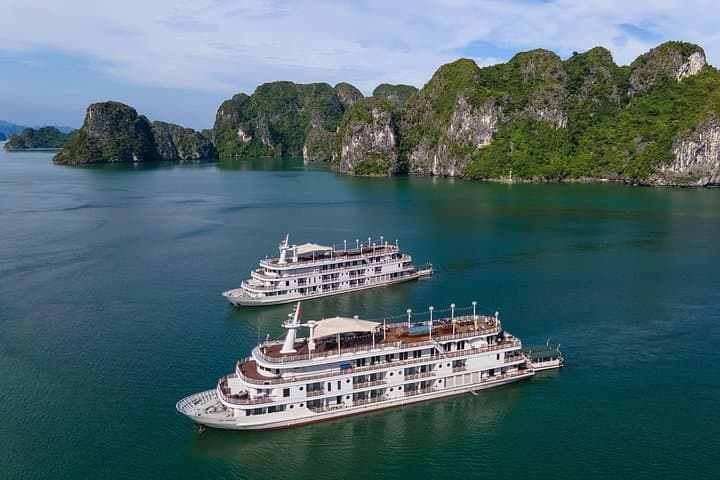 Paradise Elegance 3-Day Halong Bay Cruise — Titov Island, Cua Van & Sung Sot Cave photo 1
