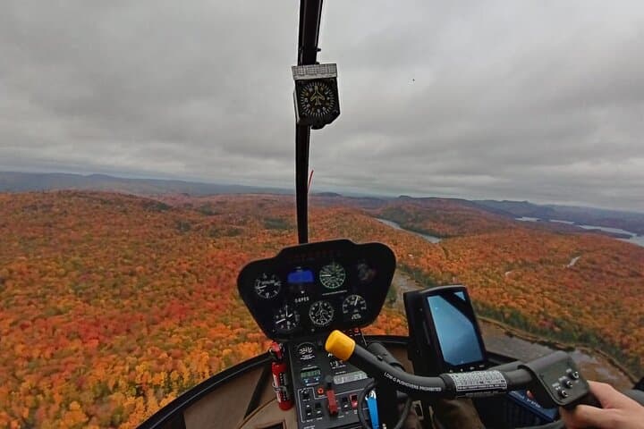 Helicopter Tour Over Mont-Tremblant — 20-Minute Panoramic Flight Over Lake Tremblant