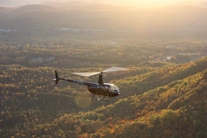 Helicopter Tour Over Mont-Tremblant — 20-Minute Panoramic Flight Over Lake Tremblant photo 2