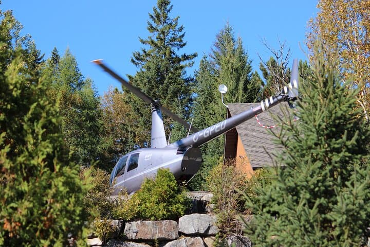 Helicopter Tour Over Mont-Tremblant — 20-Minute Panoramic Flight Over Lake Tremblant photo 3