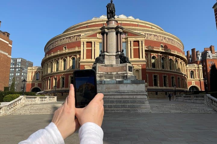Queen Walking Tour Kensington — Freddie Mercury & Band Sites in London photo 3