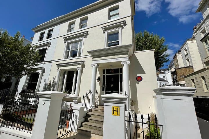 Queen Walking Tour Kensington — Freddie Mercury & Band Sites in London photo 4