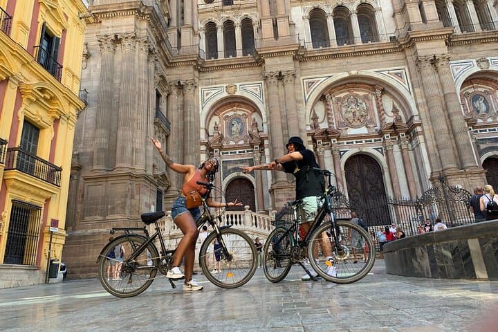 E‑Bike Tour & Full‑Day Rental in Málaga: City Sights to Coastal Promenades